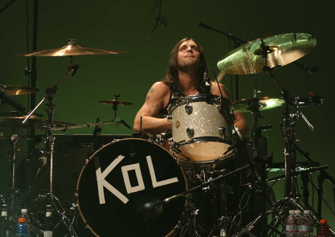 Pictures of Kings of Leon (and their fans), Monday, Oct. 20 at