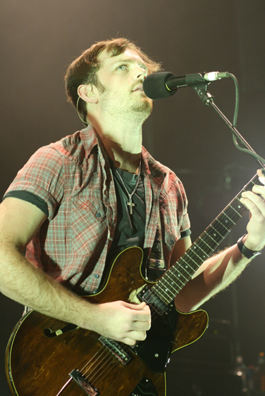 Pictures of Kings of Leon (and their fans), Monday, Oct. 20 at