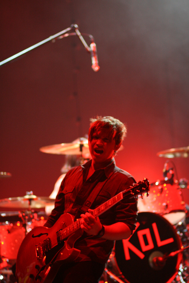 Pictures of Kings of Leon (and their fans), Monday, Oct. 20 at