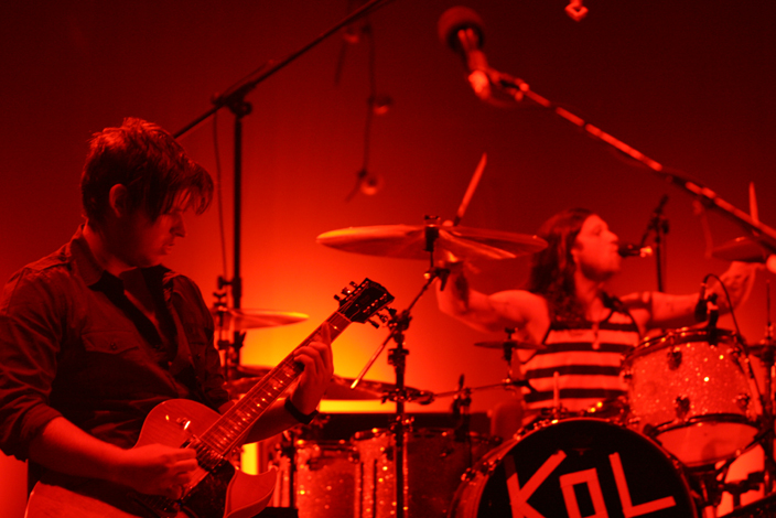 Pictures of Kings of Leon (and their fans), Monday, Oct. 20 at