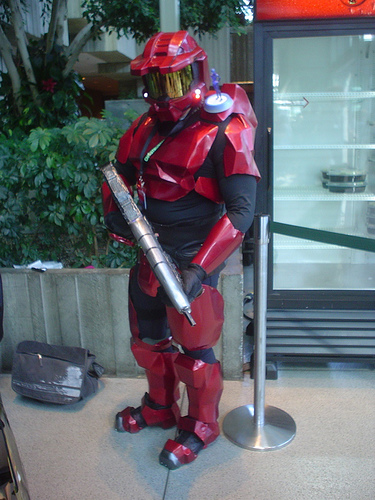 1. Ah, Master Chief, how could it be a gaming expo without you? That shiny red armor, that shiny mask. Now the only question is: can you breathe in there?