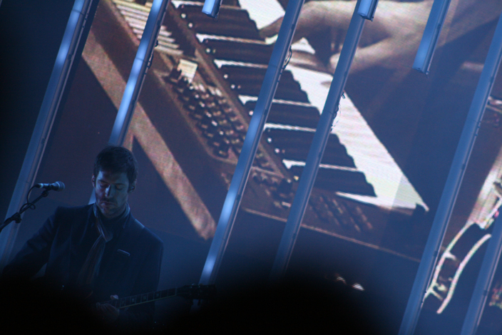 Knowing Radiohead is musically complex is one thing... bur seeing it is