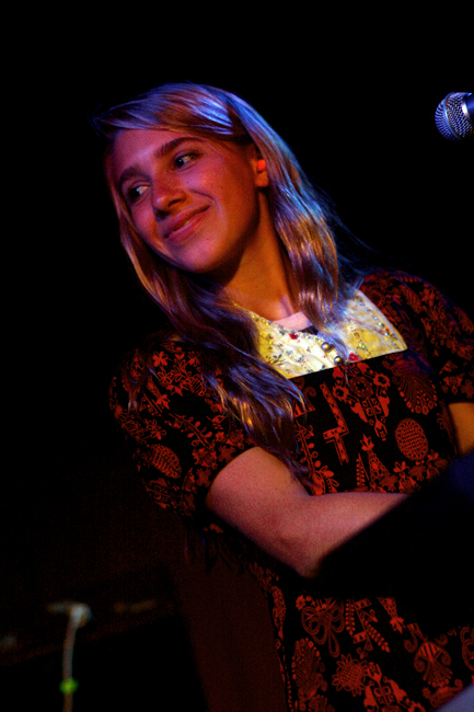 Opened for The Pipettes Thursday June 14.Published on September 10, 2007