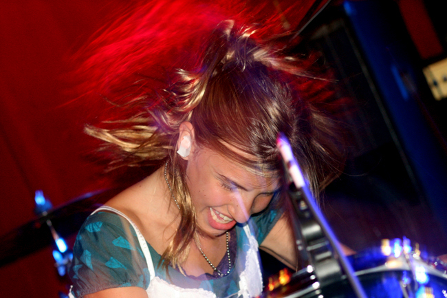 Opened for The Pipettes Thursday June 14.Published on September 10, 2007