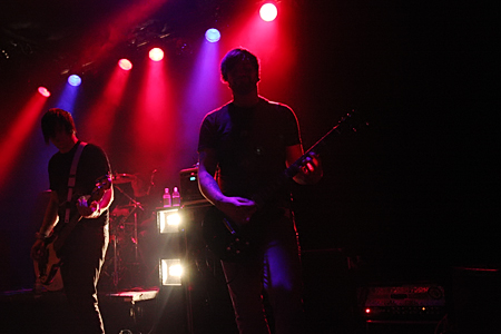 The stage lighting and fog effects during Moneta's set made their performance even better.