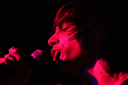 Robbie backs up Matt's vocals during Tuesday night's show.