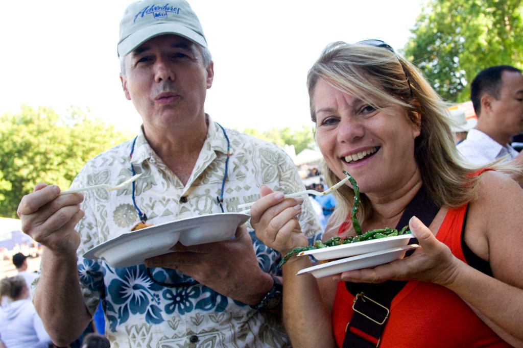 The Szechwan green beans Terry and Jane are starting in on looked and smelled excellent.