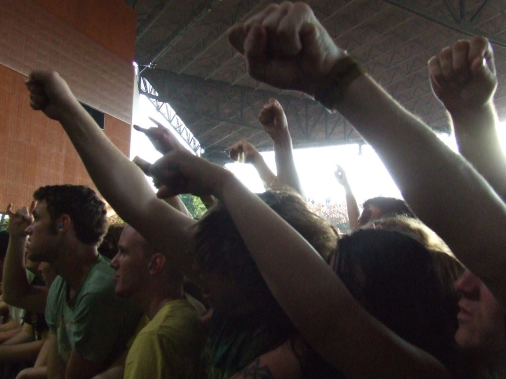 A very hot, sweaty crowd.