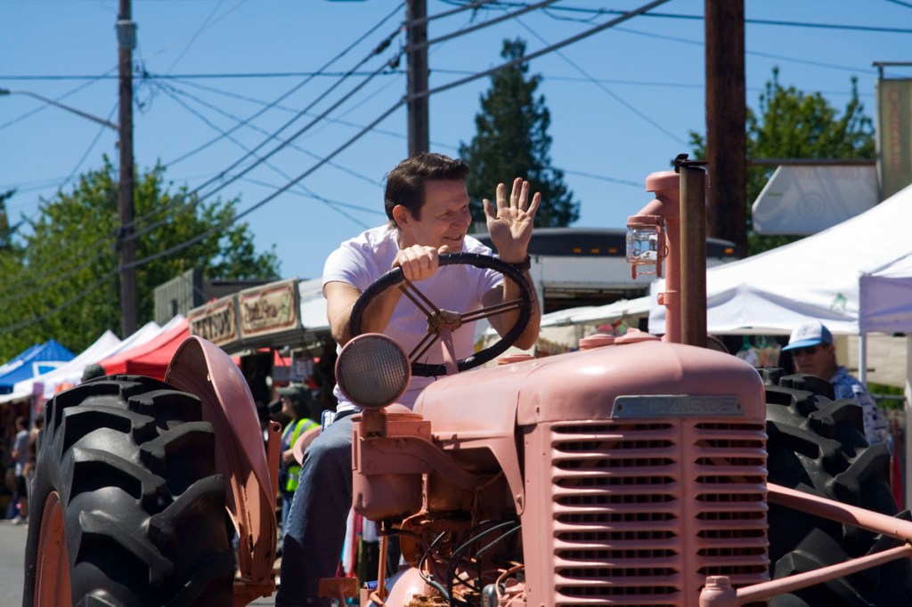 Our weekly slideshow of local faces gets out of the city. All