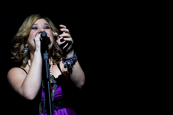 Kelly Clarkson played The Paramount on Monday, Nov. 12.Published on November 13,