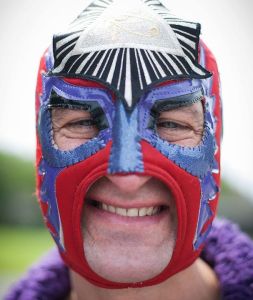 El Caballero esta enojado con Phoenix Jones.