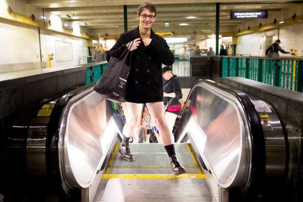 voluntarily traversing the city without pants.