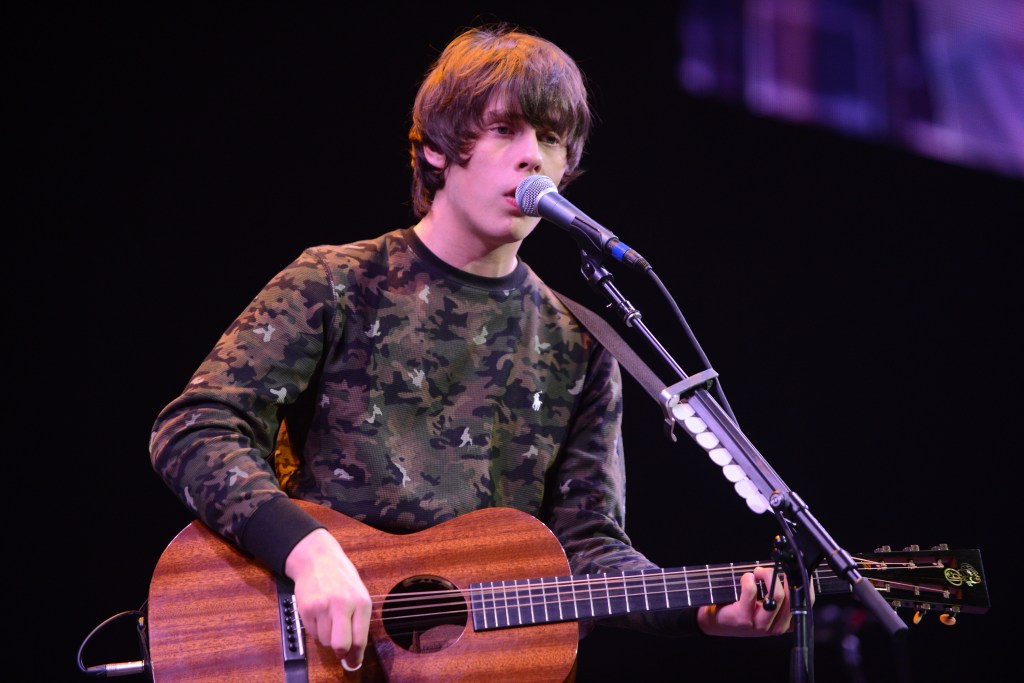 Jake Bugg had a charming easy-going style that pleased the crowd. Photo by Morgen Schuler