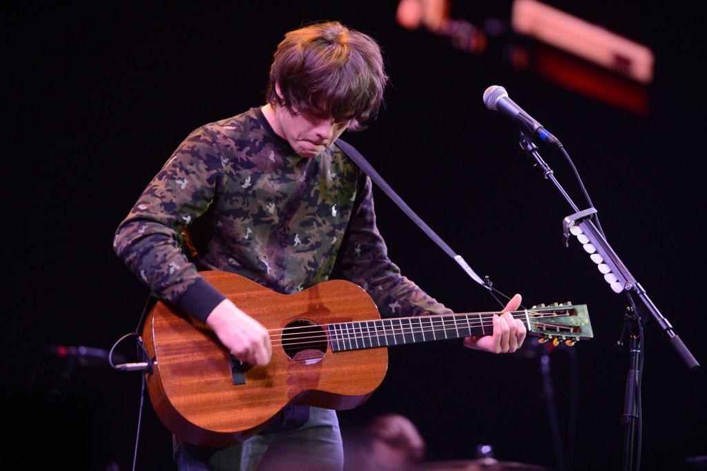 Jake Bugg had a charming easy-going style that pleased the crowd. Photo by Morgen Schuler