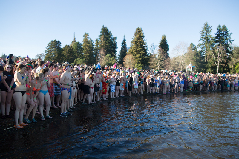 Hundreds of plungers line the waters edge as the countdown begins.