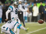 Panthers' kicker Graham Gano completes a 35-yard field goal to end the second quarter at 10-7 Seattle.