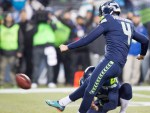 Seahawks' kicker Steven Hauschka starts off the fourth quarter with a 37-yard field goal, putting the Hawks up 17-10.