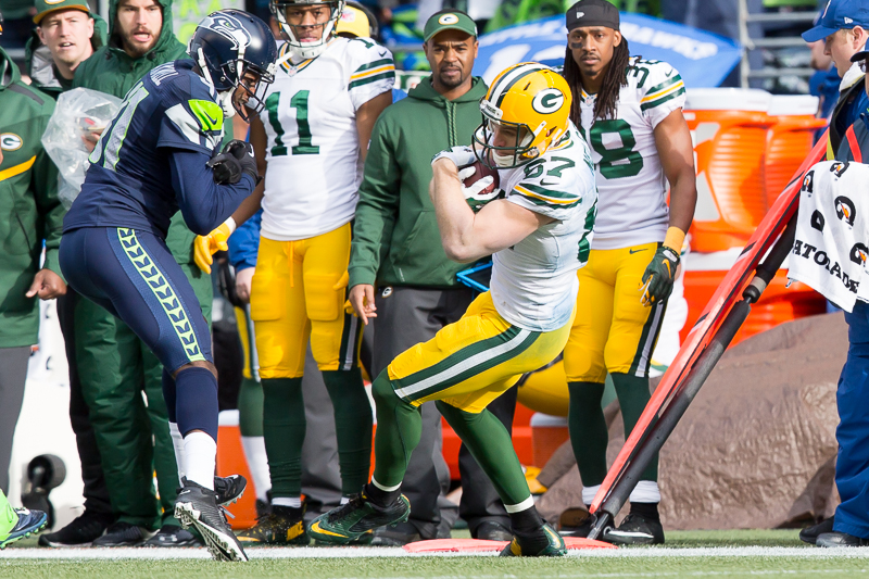 Green Bay receiver Jordy Nelson picks up a 15-yard gain in the first quarter.