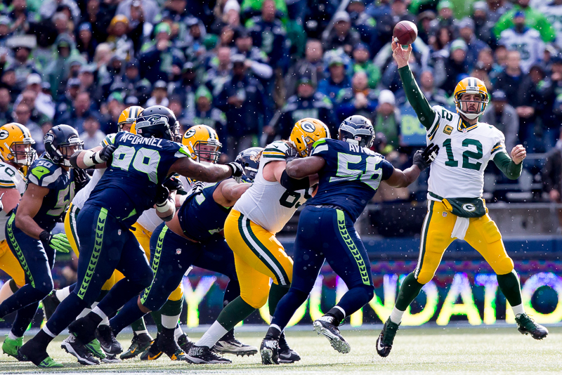 Aaron Rodgers throws a deep incomplete pass in the second quarter.