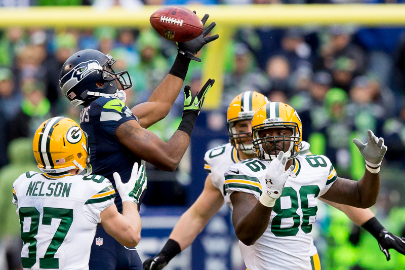 Seahawks receiver Chris Matthews improbably winds up recovering an on-side kick late in the fourth quarter to give the Hawks a chance to take the lead.