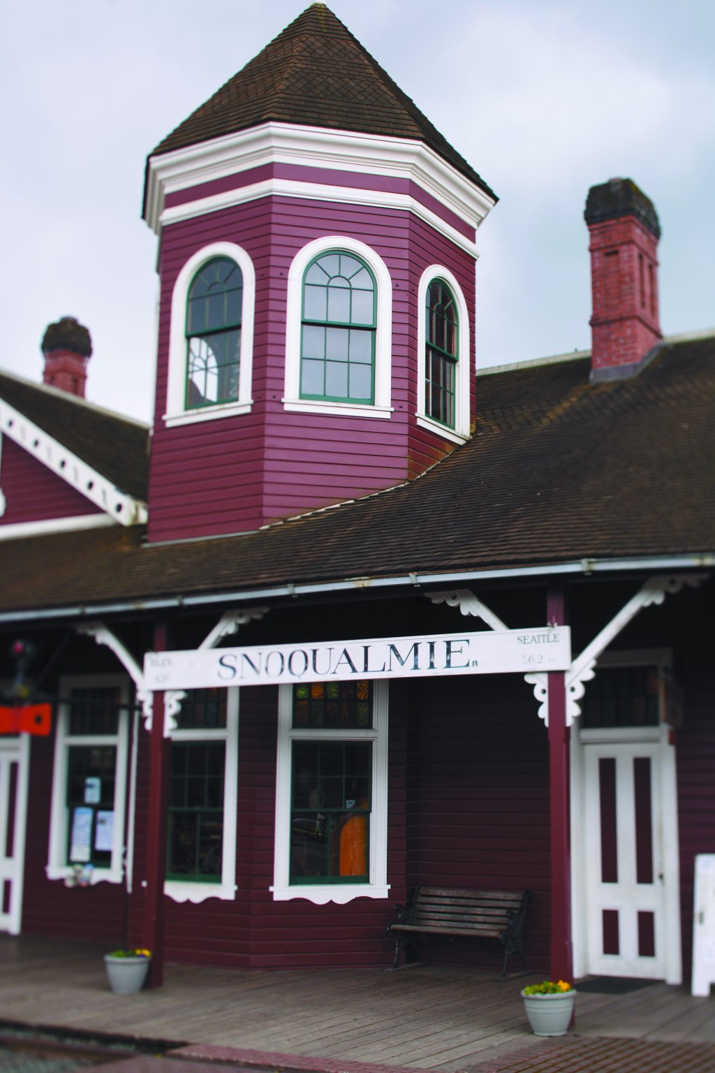 Bicycle bells and birdsong, sun-dappled lawns green as newly minted fairways. Stroller