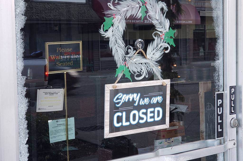 A closed sign at Jacksons restaurant on Cole Street in downtown Enumclaw. Sound Publishing file photo