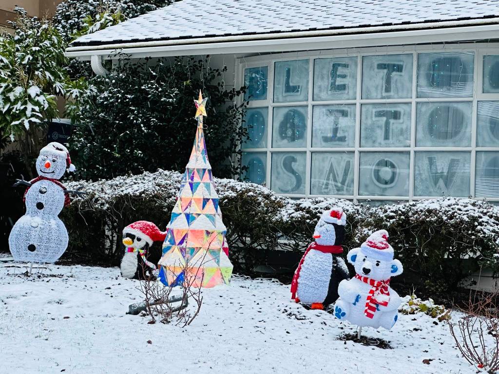 Snow accumulated in some parts of the Puget Sound region. Heres a scene from a Mercer Island home on Dec. 19, 2022. Photo courtesy of Greg Asimakoupoulos