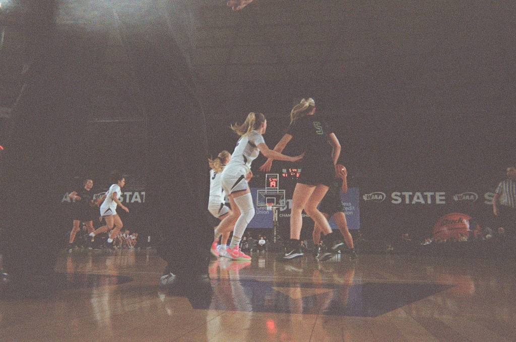 Auburn girls play against Sumner in the state tournament. Ben Ray / Seattle Weekly